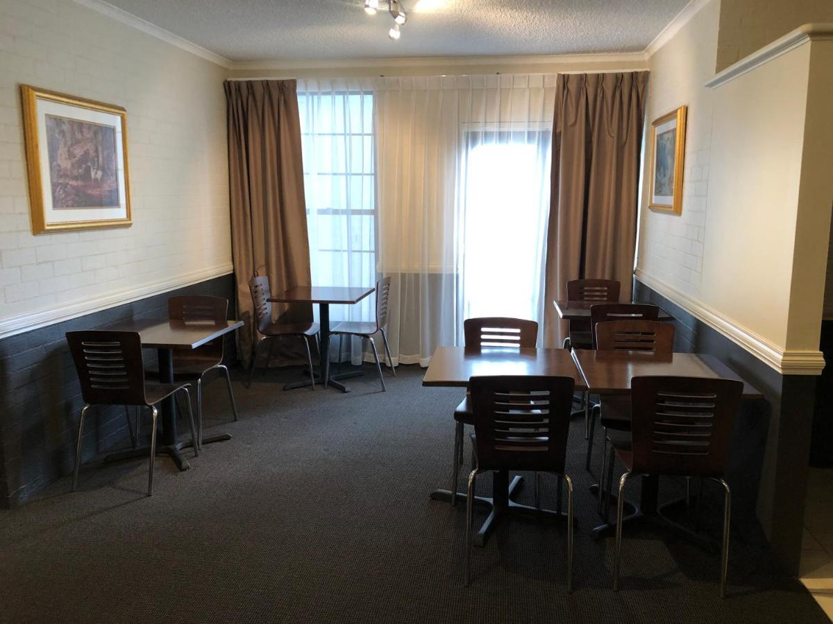 Best Western Coachman'S Inn Motel Батърст Екстериор снимка