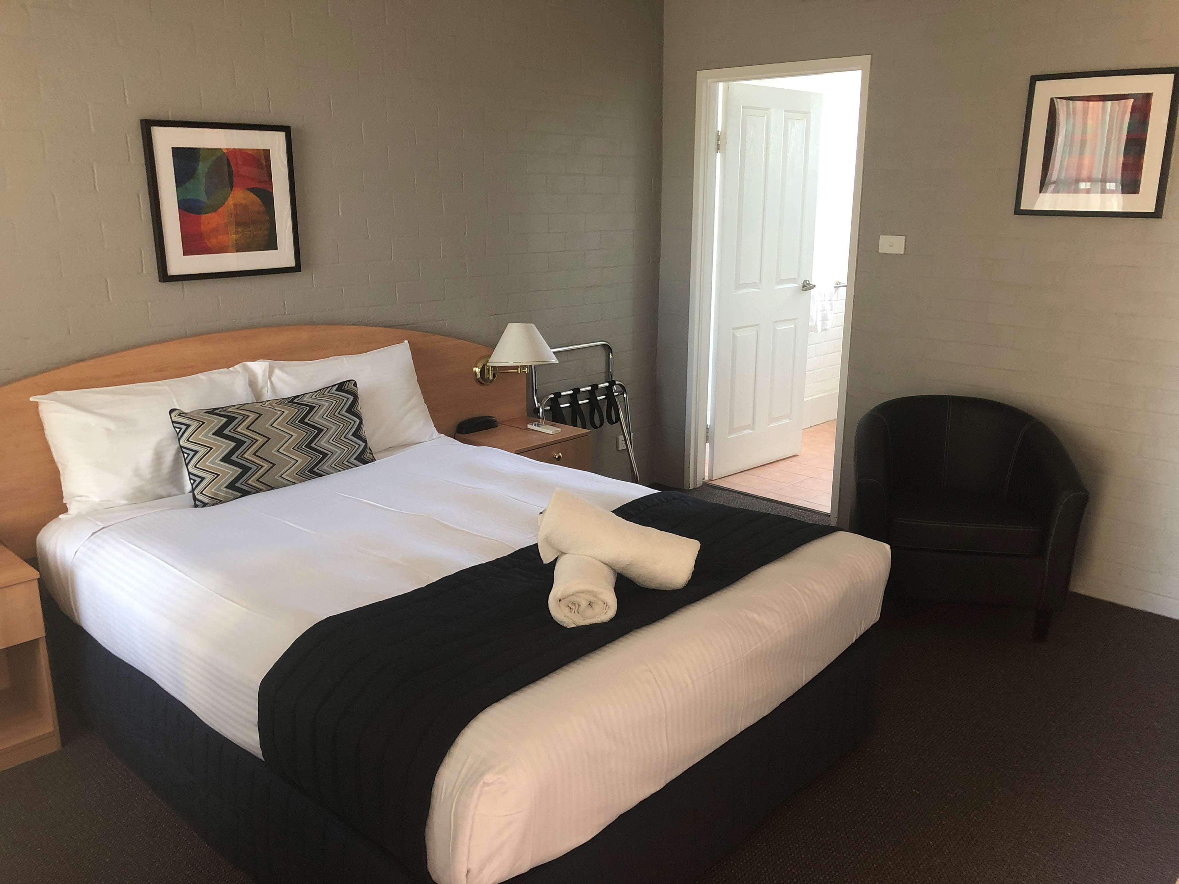 Best Western Coachman'S Inn Motel Батърст Екстериор снимка