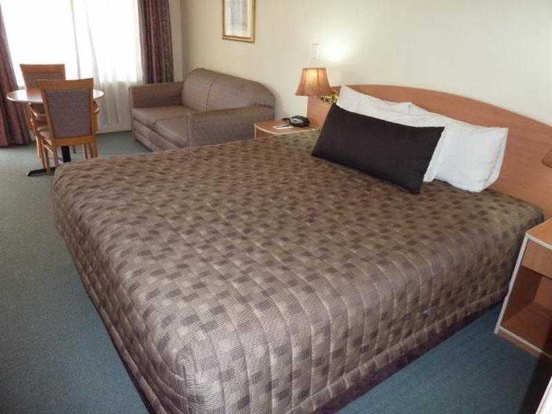 Best Western Coachman'S Inn Motel Батърст Екстериор снимка