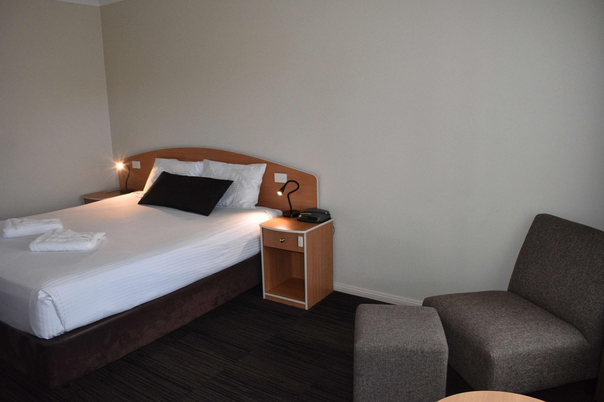 Best Western Coachman'S Inn Motel Батърст Екстериор снимка