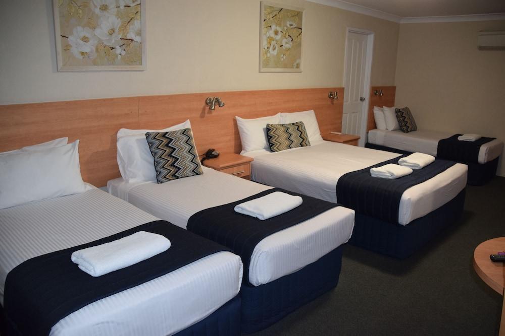 Best Western Coachman'S Inn Motel Батърст Екстериор снимка