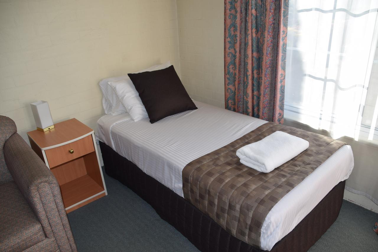 Best Western Coachman'S Inn Motel Батърст Екстериор снимка